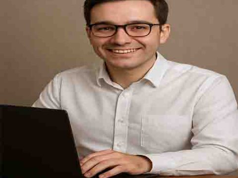 همکار حرفه ای تیم وب سایت خوب: آقای حاجی آقاسی