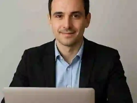 معرفی آقای خانپور، همکار فنی تیم وب سایت خوب